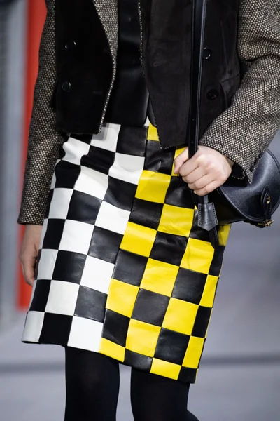 Look 49